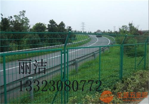 金屬絲桃形立柱護(hù)欄網(wǎng) 優(yōu)質(zhì)廠(chǎng)家的產(chǎn)品特點(diǎn)詳解